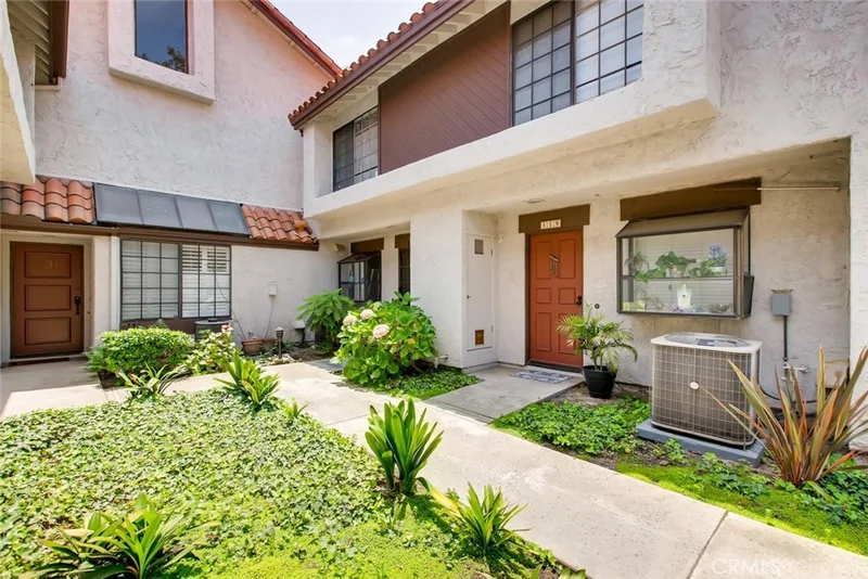 125 Oahu, Placentia, CA 92870