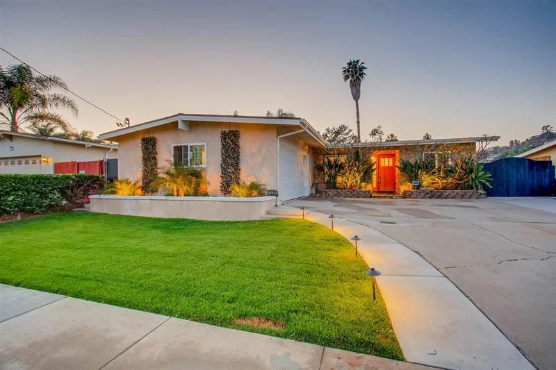 1894 Iris Way, Escondido, CA 92027