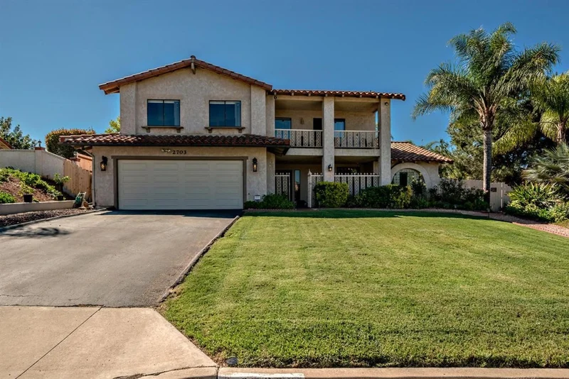 2703 Crownpoint Place, Escondido, CA 92027