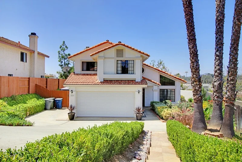 117 Neptune Pl, Escondido, CA 92026