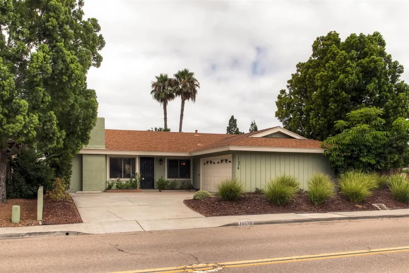 11576 Poblado, San Diego, CA 92127
