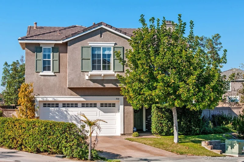 910 Westport, Vista, CA 92084