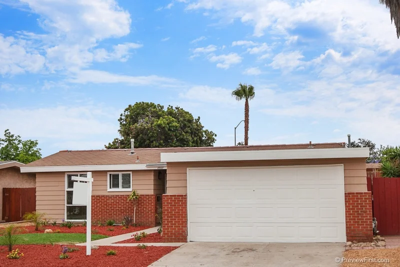 8927 Laddie, San Diego, CA 92123