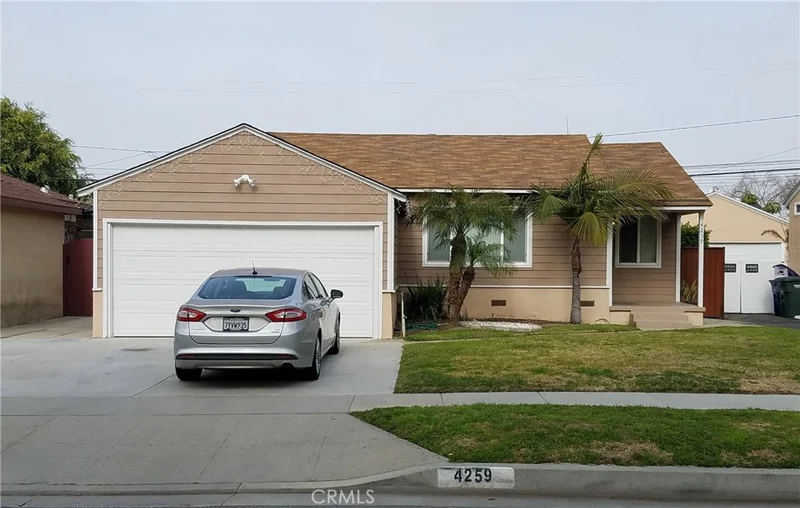 4259 Los Coyotes Diagonal, Lakewood, CA 90713