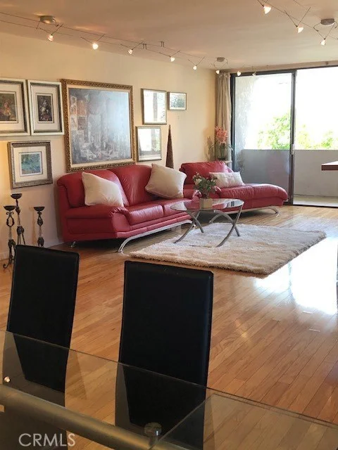1250 Beverly Glen #212, Los Angeles, CA 90024