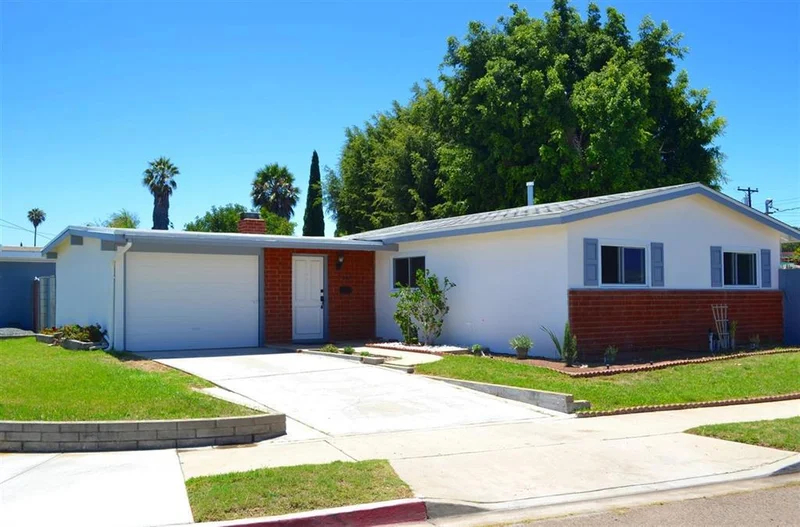 5085 Triana St, San Diego, CA 92117