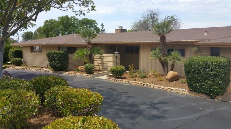 1042 Hacienda Dr, El Cajon, CA 92020