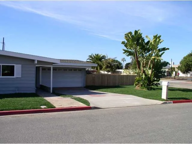 1845 Chestnut Ave, Carlsbad, CA 92008