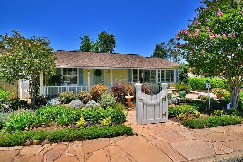 8930 Lemon Ave, La Mesa, CA 91941