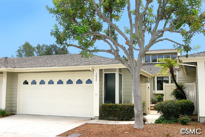 1015 Gleneagles Pl, Vista, CA 92081