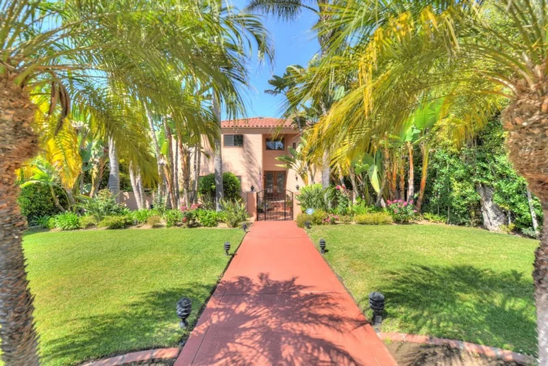8556 La Jolla Shores Dr, La Jolla, CA 92037