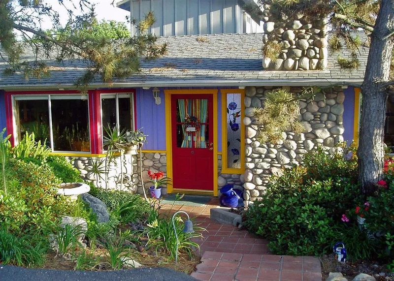 5437 8th, Rainbow, CA 92028