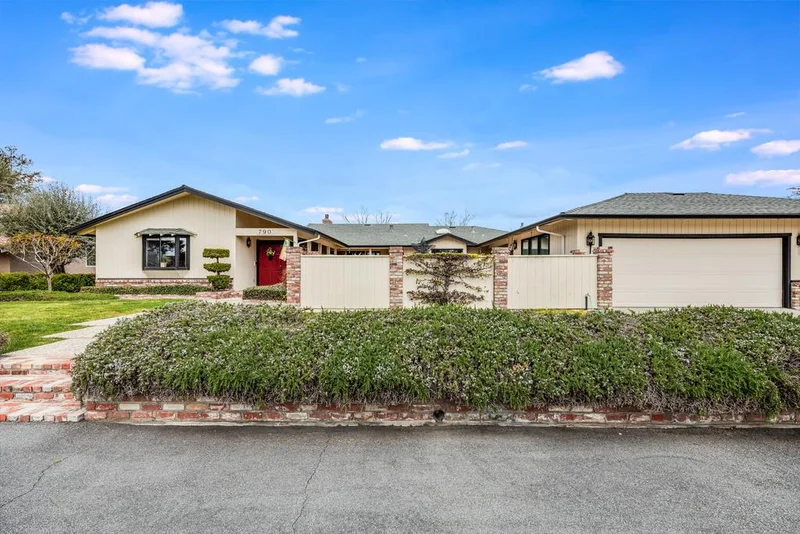 790 Ridgemark, Hollister, CA 95023