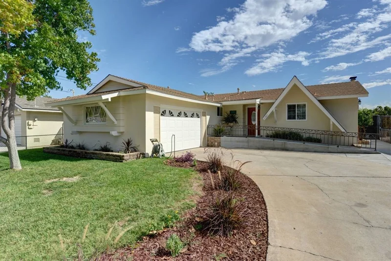 1167 Finch, El Cajon, CA 92020