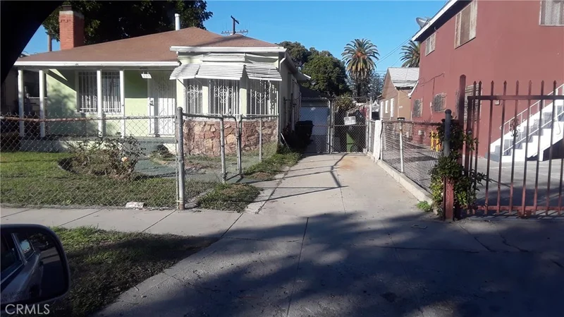 907 88th, Los Angeles, CA 90002