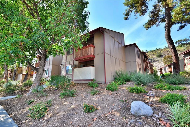 5452 Adobe Falls #16, San Diego, CA 92120
