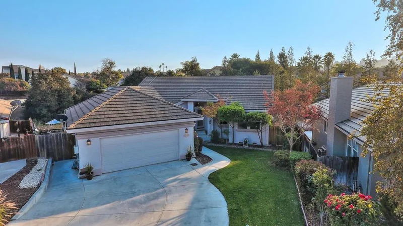 910 Valley Oak, Hollister, CA 95023