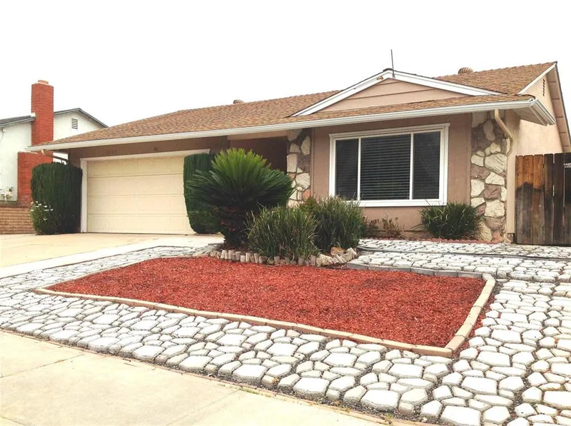 10143 Gem Tree Way, Santee, CA 92071