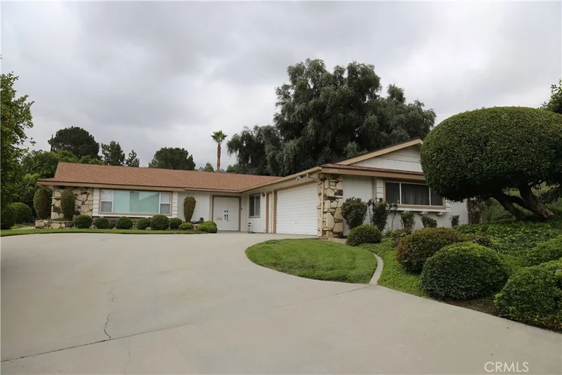 11593 Hillcrest, Loma Linda, CA 92354