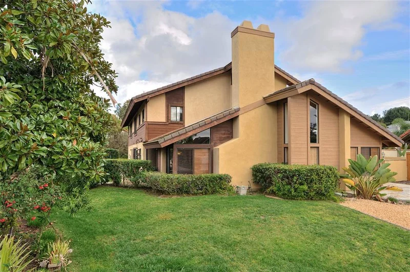 2705 Anta Court, Carlsbad, CA 92009