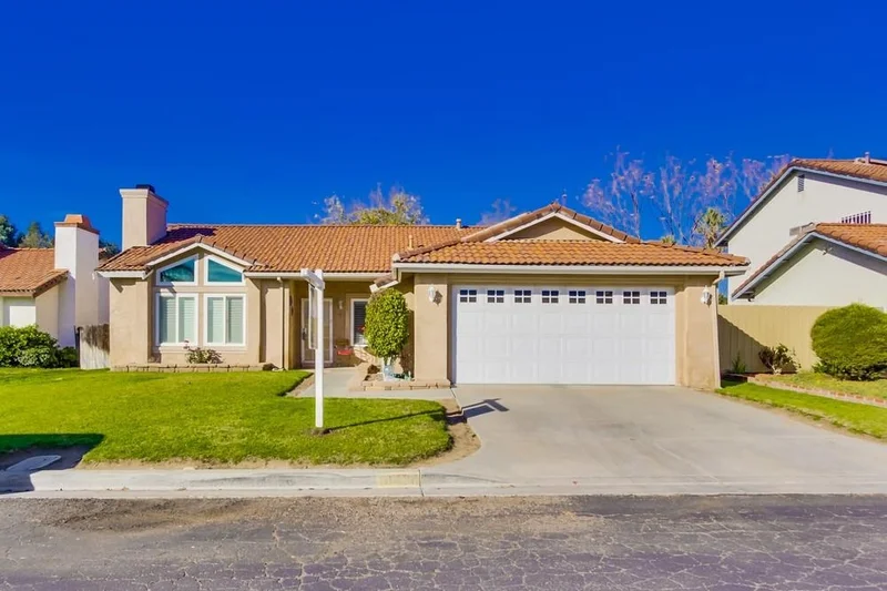 10428 Plaza Paseo, Lakeside, CA 92040