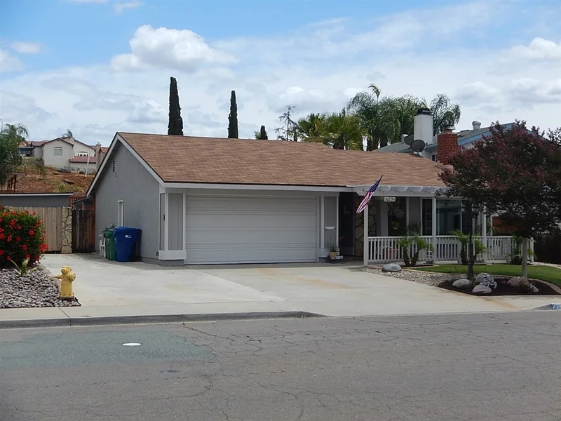 10235 Carreta Dr, Santee, CA 92071