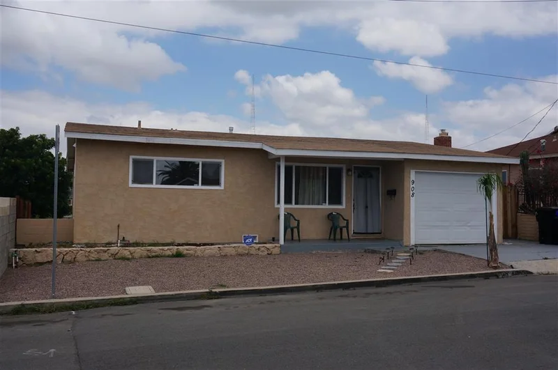 908 Merlin Dr, San Diego, CA 92114