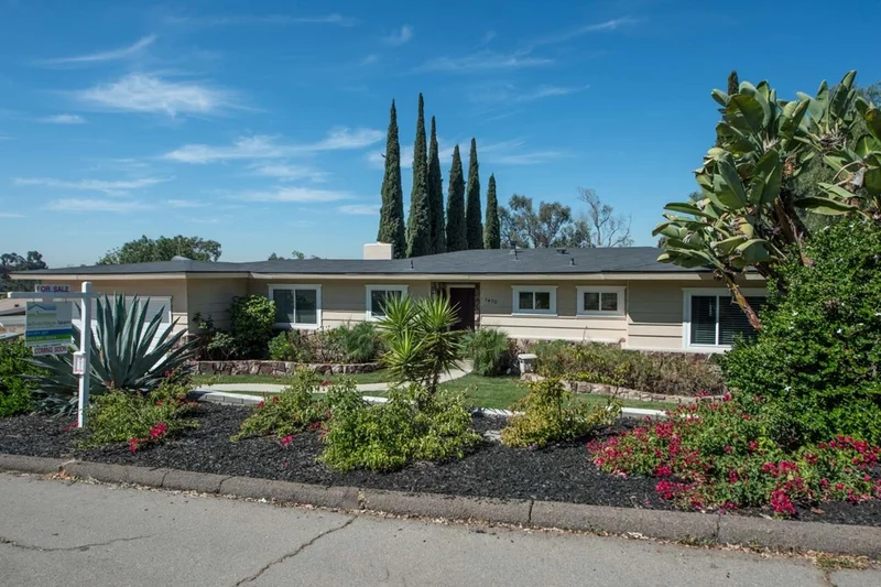 5490 Connecticut, La Mesa, CA 91942