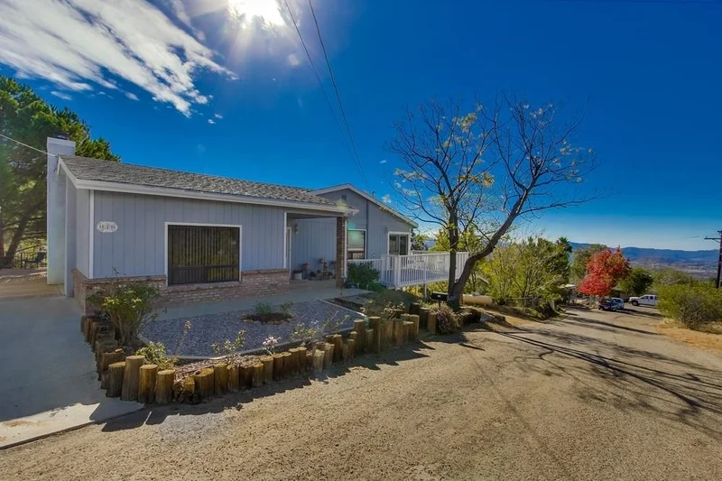 520 Brauer Pt, Alpine, CA 91901