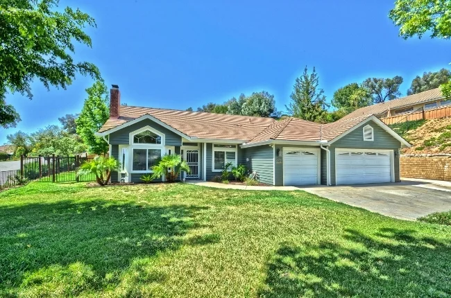 2742 Jed Road, Escondido, CA 92027