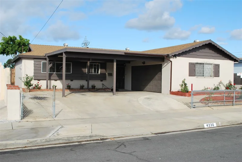 4236 Lochlomond St, San Diego, CA 92111