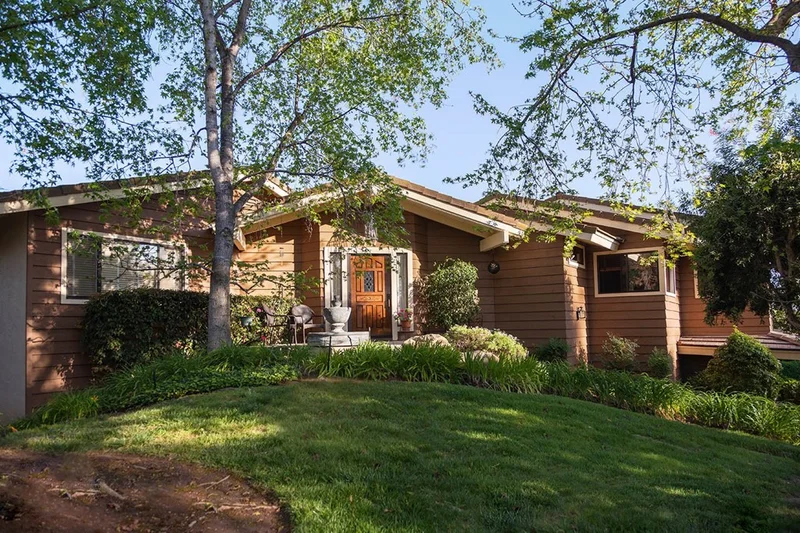 2952 Olive Hill Rd, Fallbrook, CA 92028