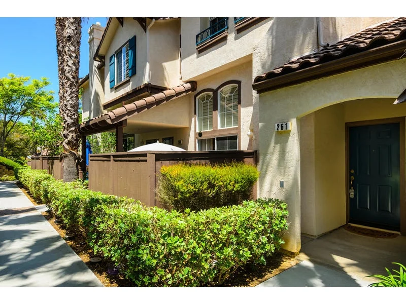 10304 Wateridge Cir. #261, San Diego, CA 92121