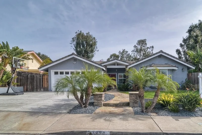 7830 Quebrada Cir, Carlsbad, CA 92009