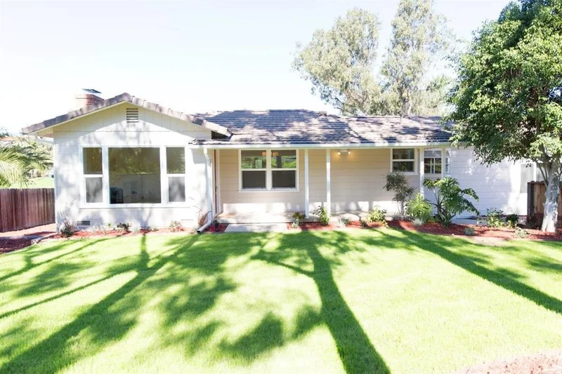 462 Osborne, Vista, CA 92084