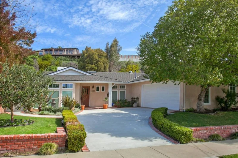 2283 Bahia Drive, La Jolla, CA 92037