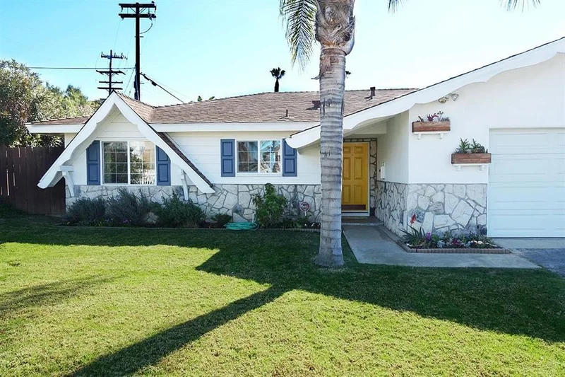 102 Edgewood Drive, Oceanside, CA 92054