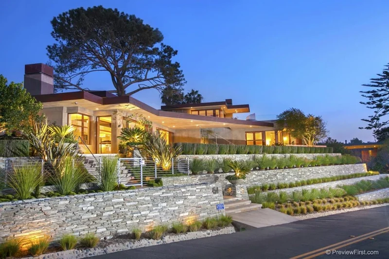 454 Palmitas Street, Solana Beach, CA 92075