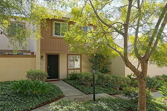 5588 Caminito Katerina, San Diego, CA 92111
