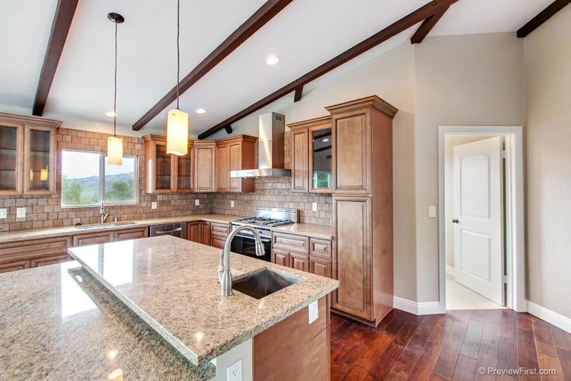 2753 Summit, Escondido, CA 92025