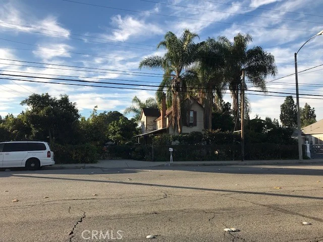 298 Phillips, Pomona, CA 91766