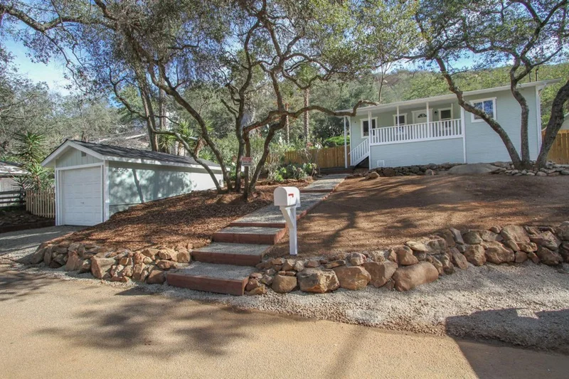 25595 Oakvale Road, Escondido, CA 92027