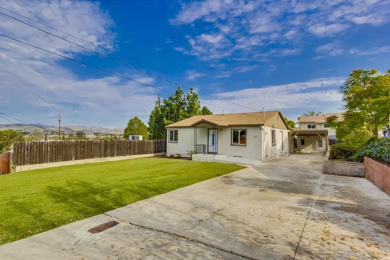 8601 Ellsworth, Santee, CA 92071