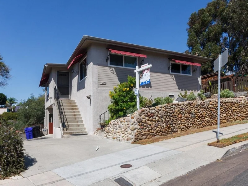 412 Robinson, San Diego, CA 92103