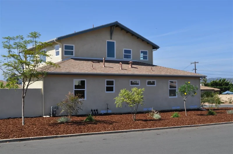 4335 Napier, San Diego, CA 92110