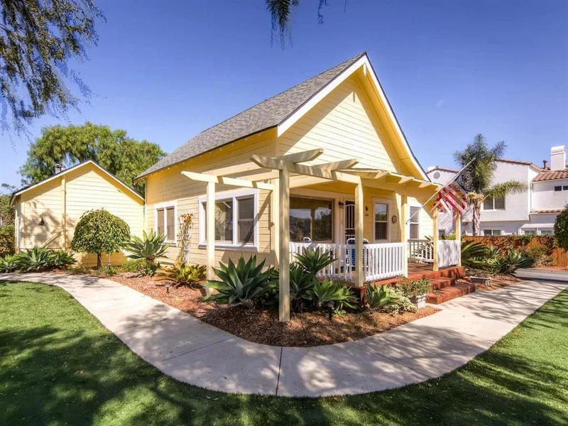 624 Laguna Dr, Carlsbad, CA 92008