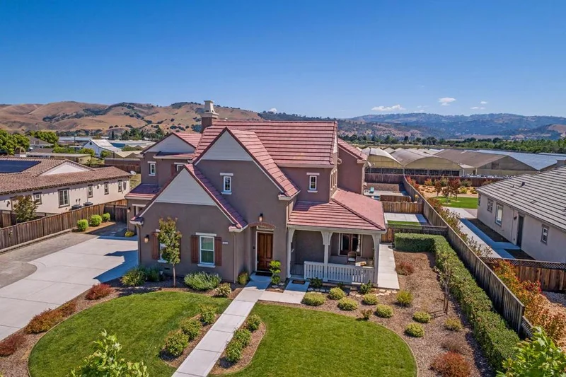 19050 Clayton, Morgan Hill, CA 95037