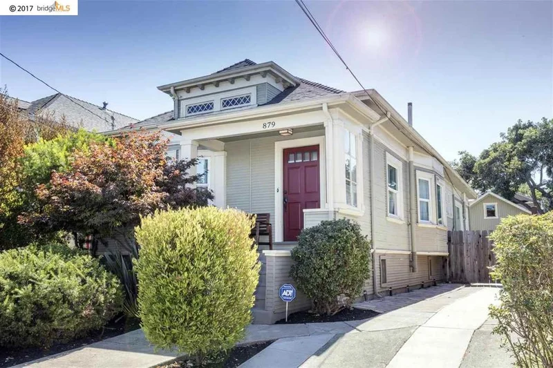 879 55th St, Oakland, CA 94608
