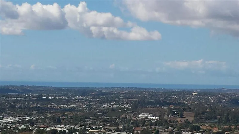 1869 Elevado, Vista, CA 92084