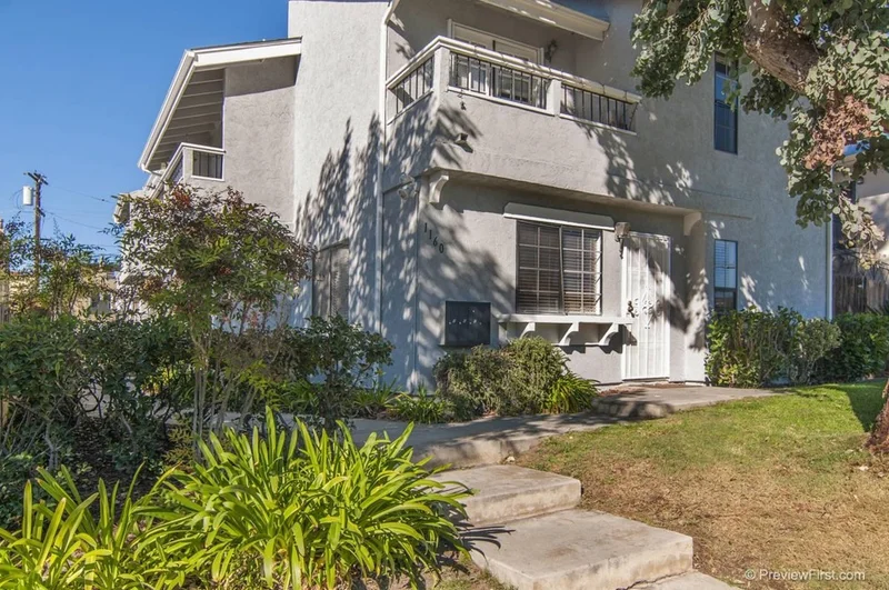 1160 Oliver #A, San Diego, CA 92109